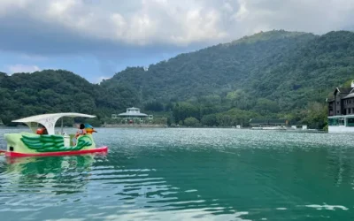 Sun Moon Lake Electric Boat, Canoe and Pedal Boat Experience in Nantou