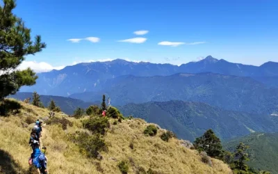 2D1N Xueshan East Peak Hiking Tour