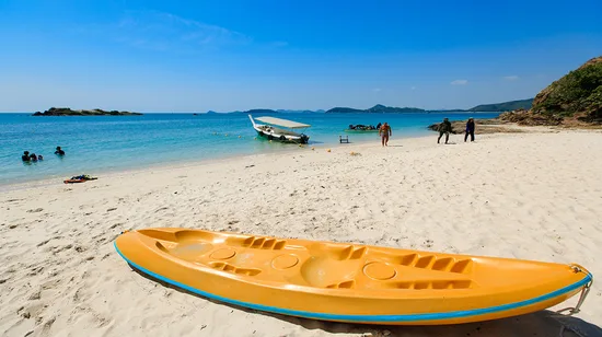 4 Island Hopping Day Tour by Speedboat with Cable Car and Aquatopia Water Park Experience in Phu Quoc