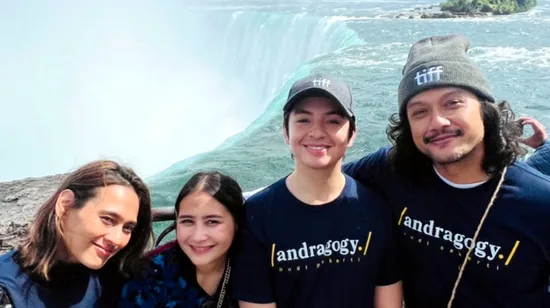 Niagara Falls Day Tour with Skip-the-Line Boat Cruise from Toronto