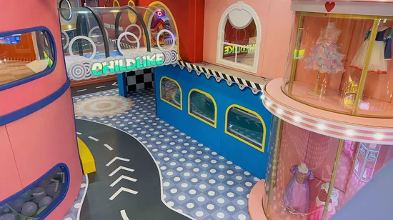 Osaka Castle Area Half Day Biking Tour with Local Guide