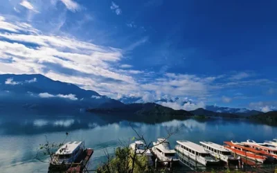 Sun Moon Lake Crescent Bay & Gaomei Wetlands One-day Tour