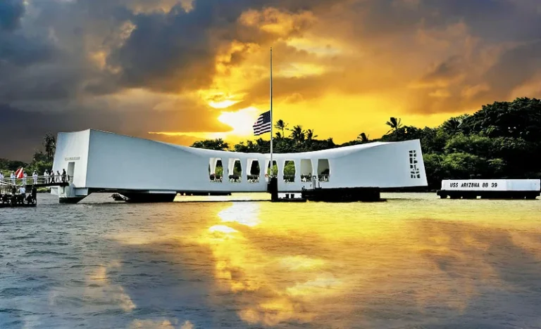 Luxury Pearl Harbor, Arizona Memorial, and Honolulu City Tour