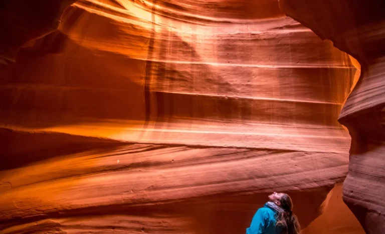 Upper Antelope Canyon & Horseshoe Bend Bus Tour from Las Vegas