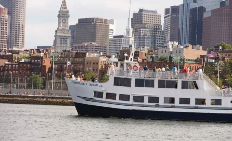 Historical Sightseeing Cruise in Boston