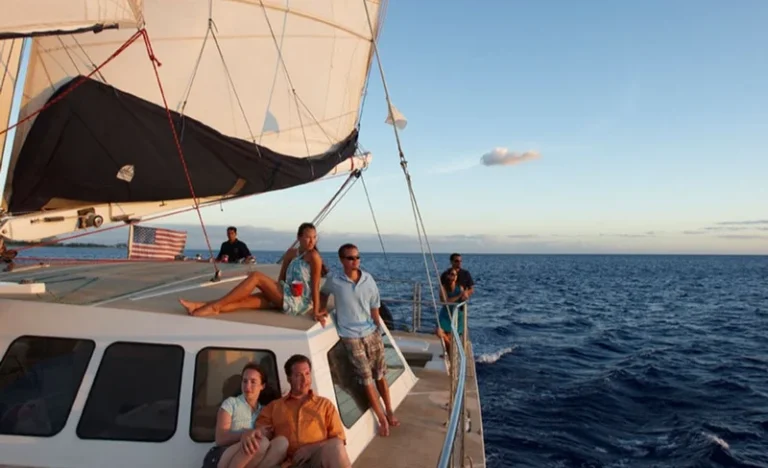 Sunset Cocktail Cruise from Kewalo Harbor