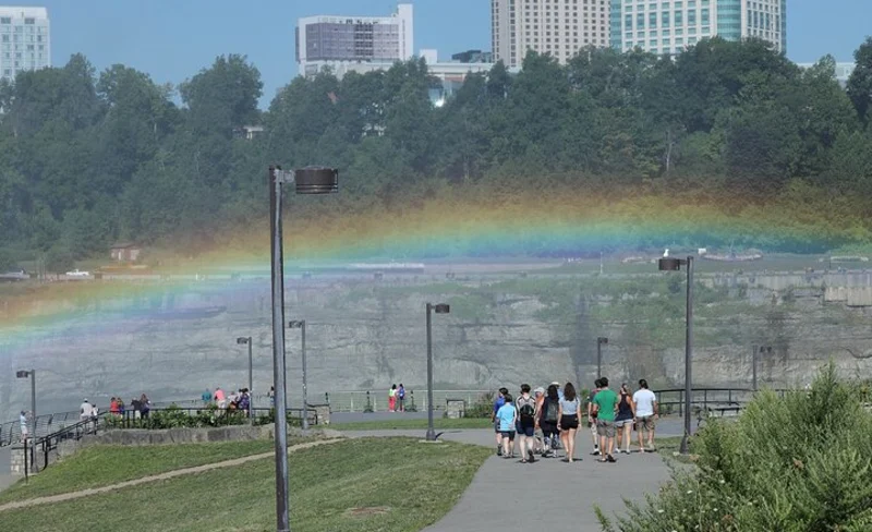 Niagara Falls Tour and Skip-the-Line Cave of the Winds Admission