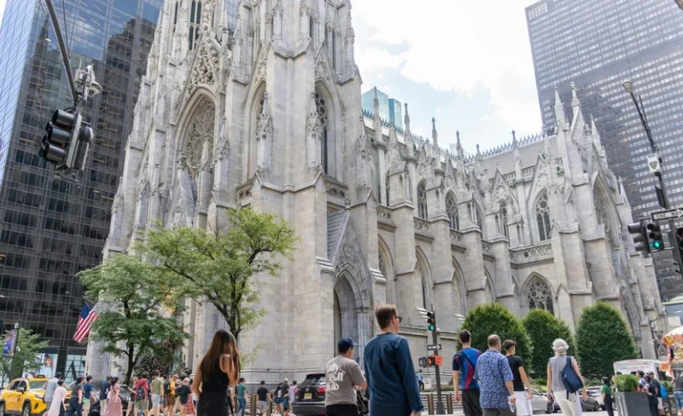 St Patrick’s Cathedral Tour & 3h Manhattan Walking Tour