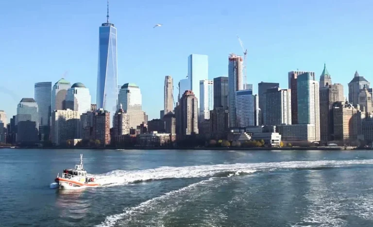 New York Statue of Liberty and Ellis Island Walking Tour