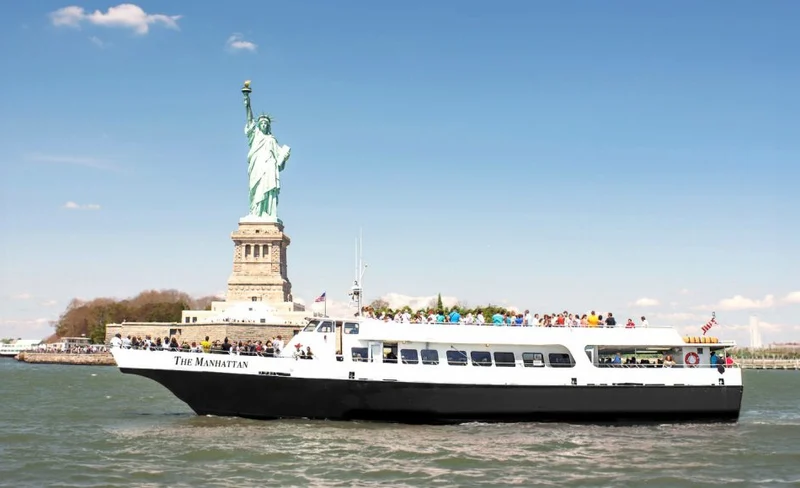 An Incredible Liberty Cruise & 3h Manhattan Walking Tour