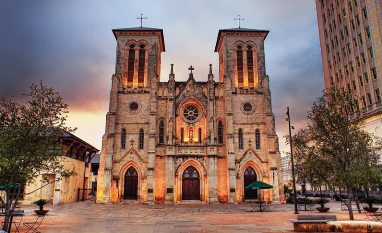 The Grand Historic City Morning Tour in San Antonio