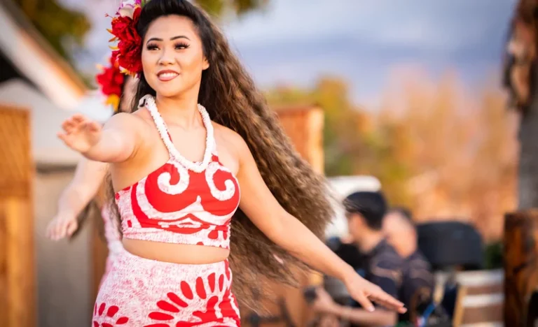 Maui Luau: Gilligans