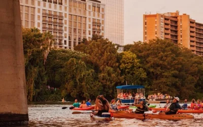 Sunset Bat Watching Kayak Tour in Austin