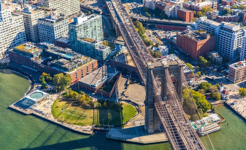 Brooklyn Bridge and DUMBO Walking Tour in New York