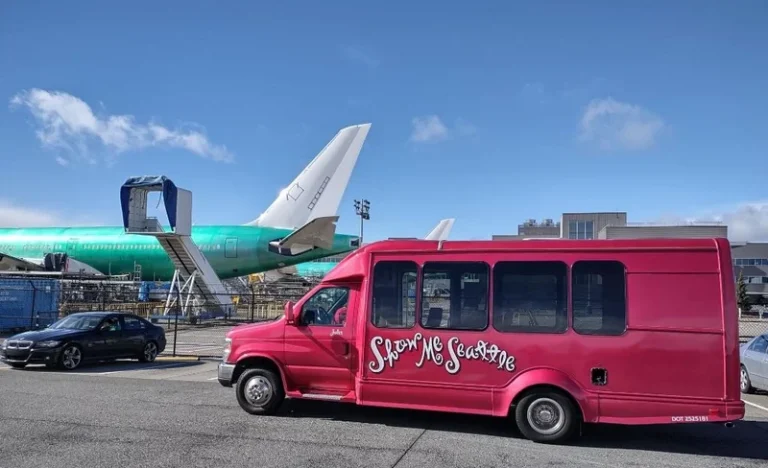 Boeing Factory Guided Tour with Transportation from Seattle