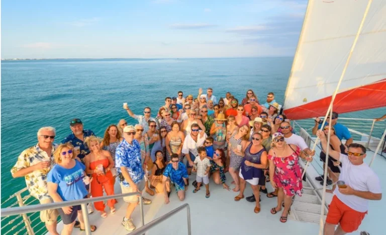 Key West: Sunset Sailing Trip with Open Bar, Food and Music