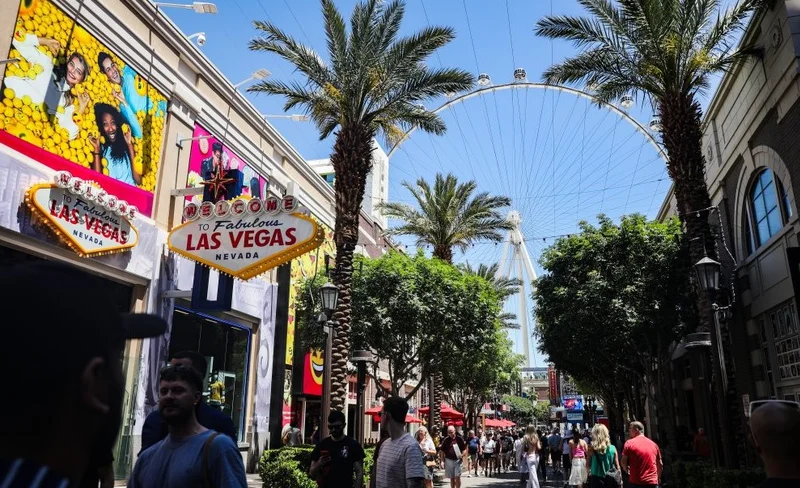 Las Vegas Strip Tour With High Roller and Madame Tussauds Upgrade