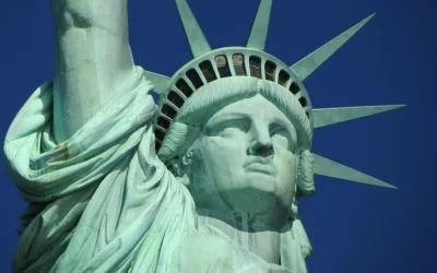 Visit The Statue of Liberty & 3h Manhattan Walking Tour