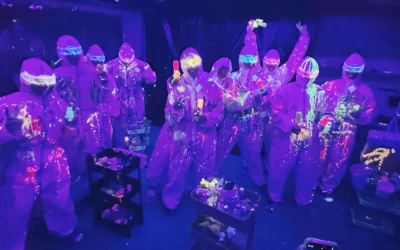 Taipei: Glow-in-the-dark painting experience for art-level players