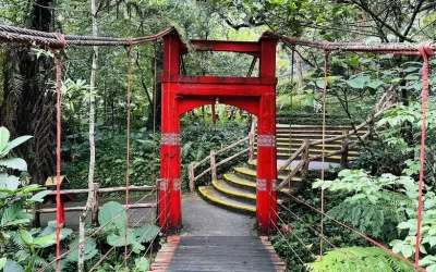New Taipei Wulai Chartered One-Day Tour: Yunxian Paradise & Wulai Trolley Lover's Bridge & Wulai Waterfall & Wulai Old Street (Departing from Taipei)