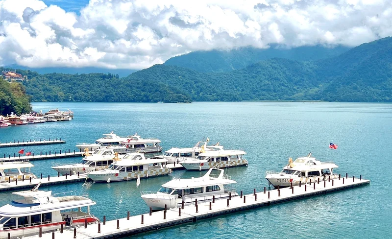 Sun Moon Lake Day Tour from Taichung
