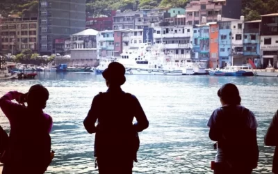 Heping Island and Zhengbin Fishing Port Walking Tour in Keelung