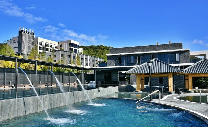 Bathhouse For 2 at Miaoli Shi Tang Spring