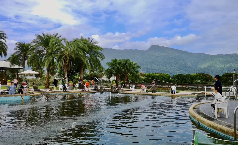 [Muslim-Friendly] Taipingshan and Jiuzhize Hot Spring Private Tour