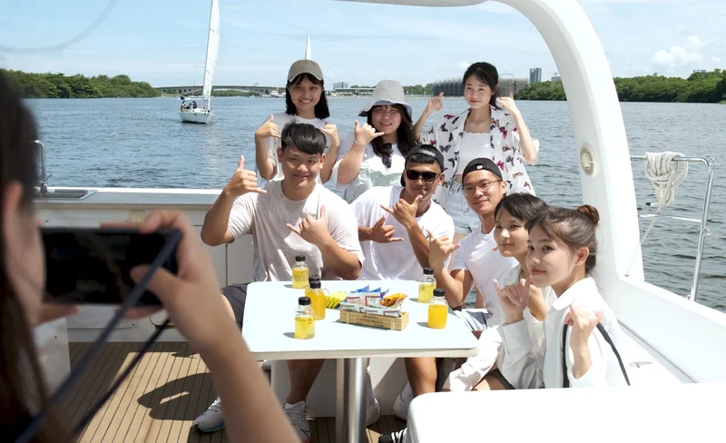 Tainan | General Fishing Port Grilled Oyster Experience & All-You-Can-Eat Oysters