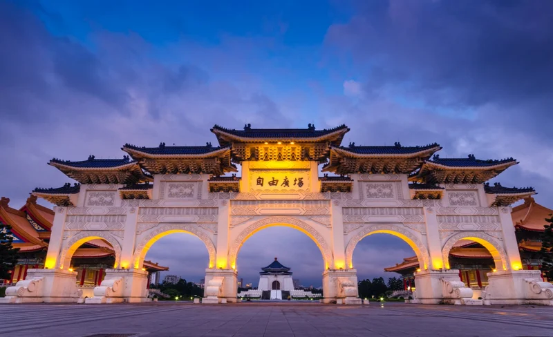 Taipei LGBTQ Queer Must-Visit Taipei Special Bus