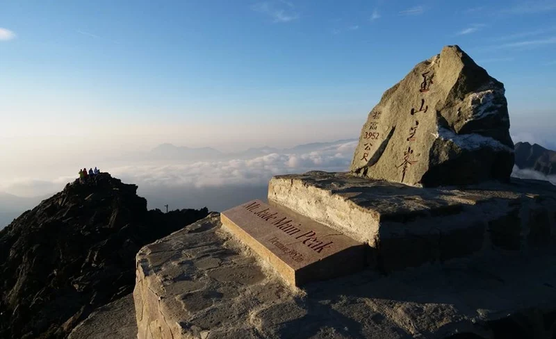 Two-day and two-night hiking experience at Nantou Qilai South Peak & Nanhua Mountain