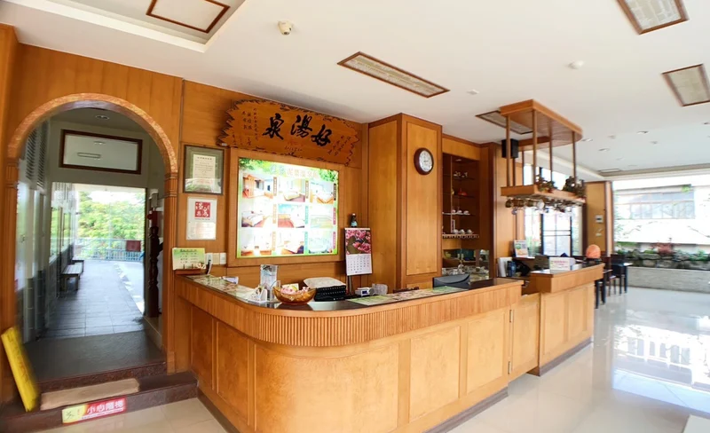 Mini Tour with locals: Nostalgia Tainan Tour